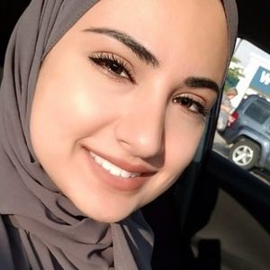 Meet your Posher, Alia